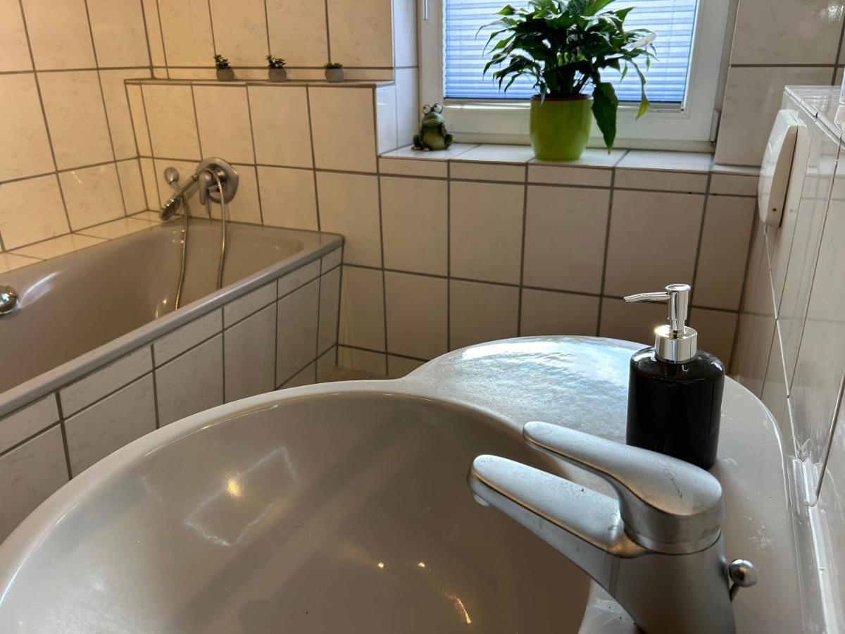 Pension Hotel Leinefelde Am Bahnhof Bagian luar foto