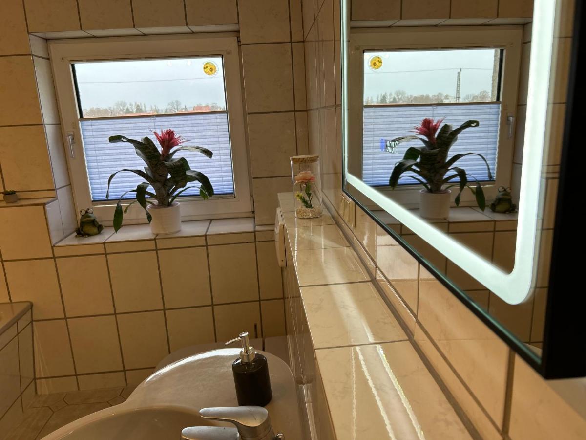 Pension Hotel Leinefelde Am Bahnhof Bagian luar foto